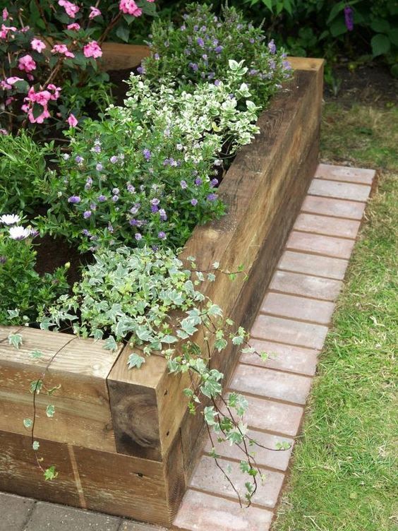 The Garden Helper's Calendar of Gardening Tasks and Projects